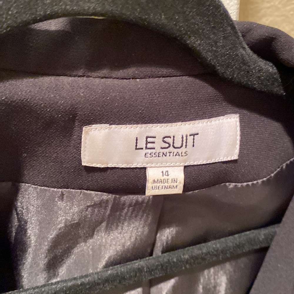 Black blazer - Picture 2 of 3